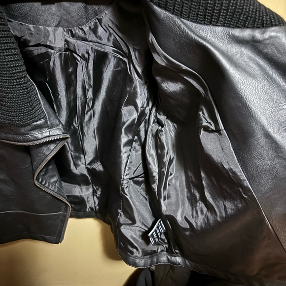 Black Faux leather jacket size Large - Picture 5 of 6